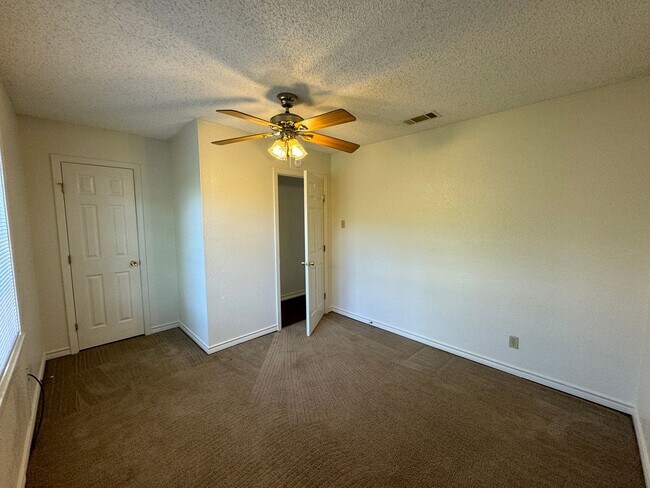 Building Photo - 1301 Franz Dr
