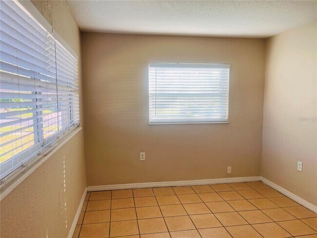 Building Photo - 76 Judith Ln