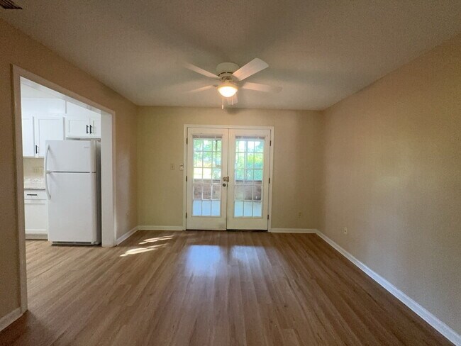 Building Photo - Stunning 3 Bed, 2.5 Bath Home with 1536 Sq Ft in Jacksonville, NC!