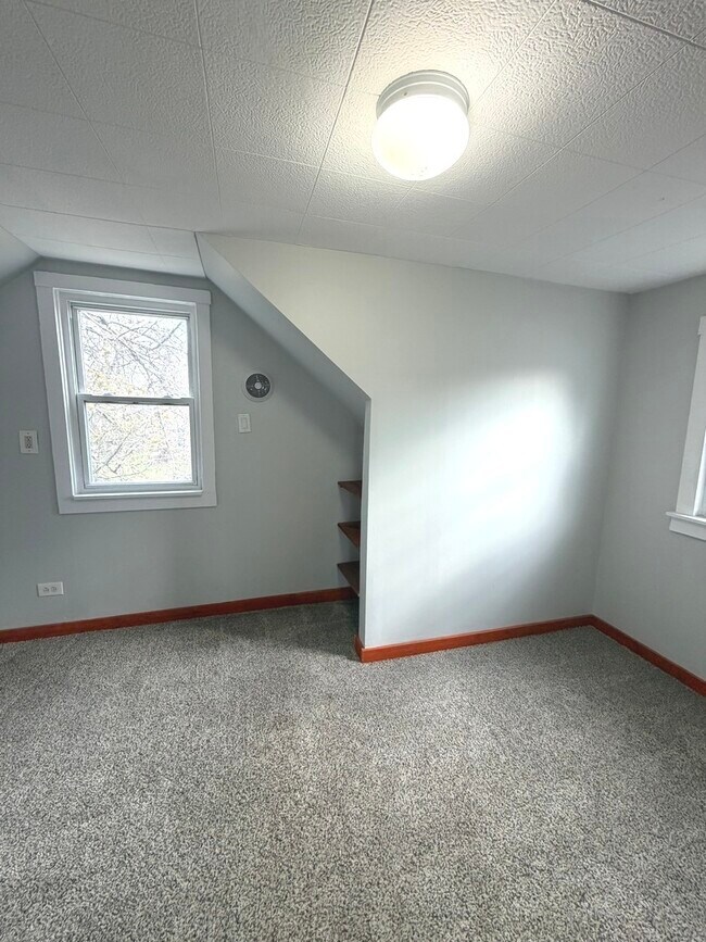 Building Photo - 2209 Douglas Ave