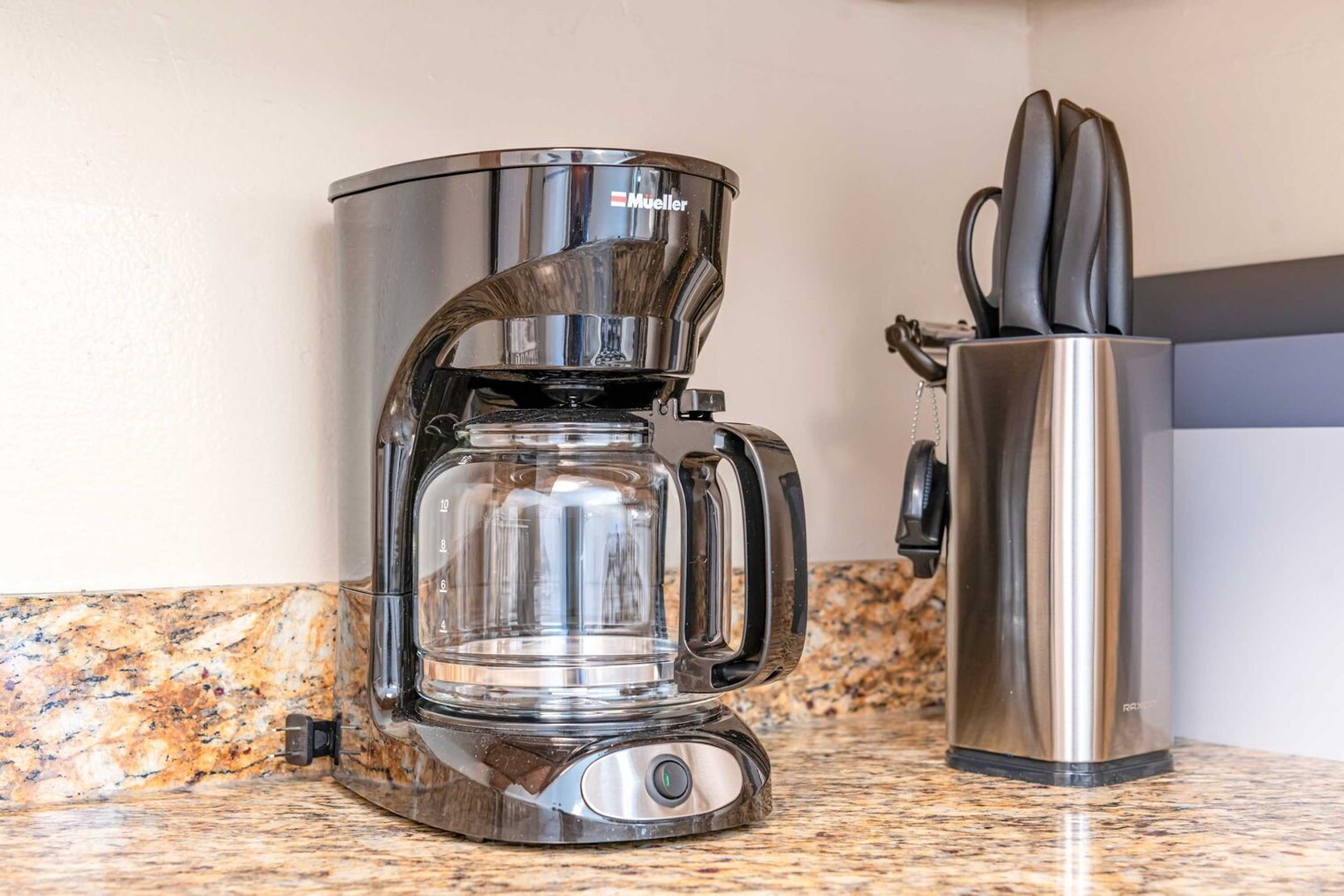 Building Photo - 2312 Bonar St