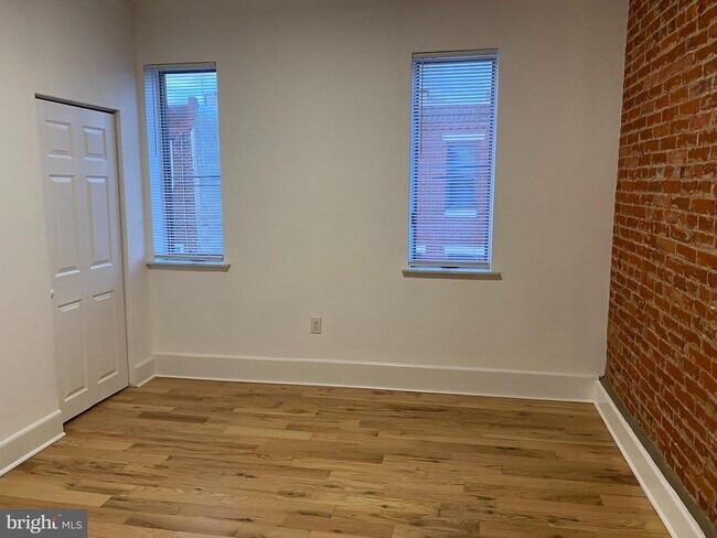 Building Photo - 1936 McClellan St