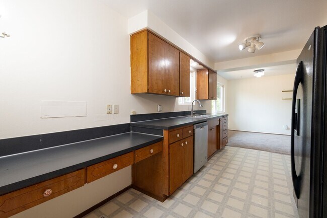 Building Photo - Covington Rambler