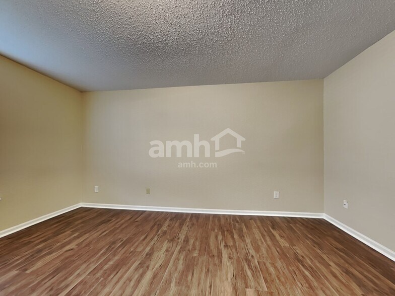 Building Photo - 8149 Whitham Dr