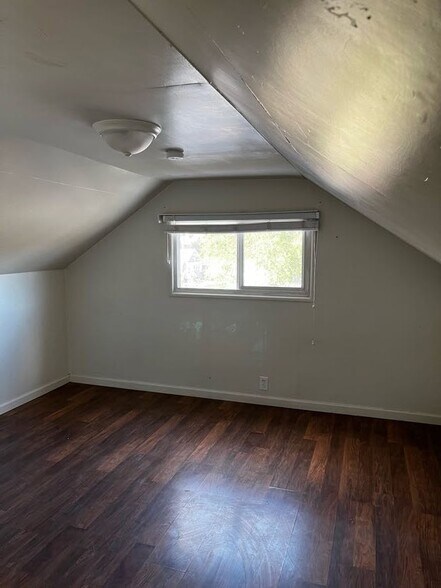 Upstairs Room #3 - 47 E 800 S