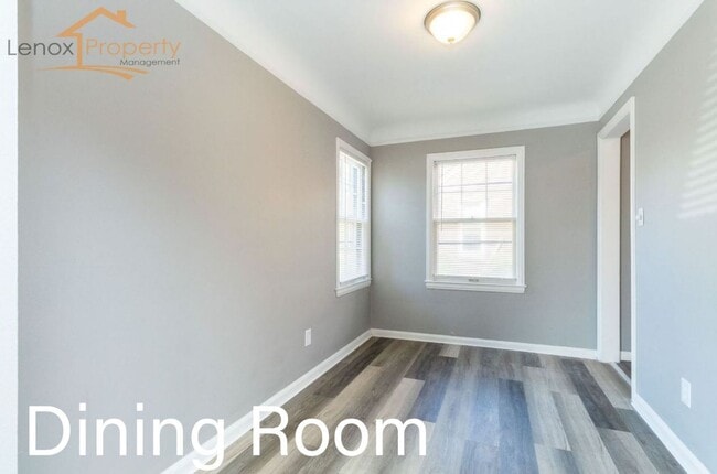 Building Photo - Beautiful 3 bedroom home in Dearborn