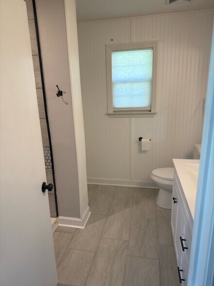 Building Photo - 409 Williamsport Dr