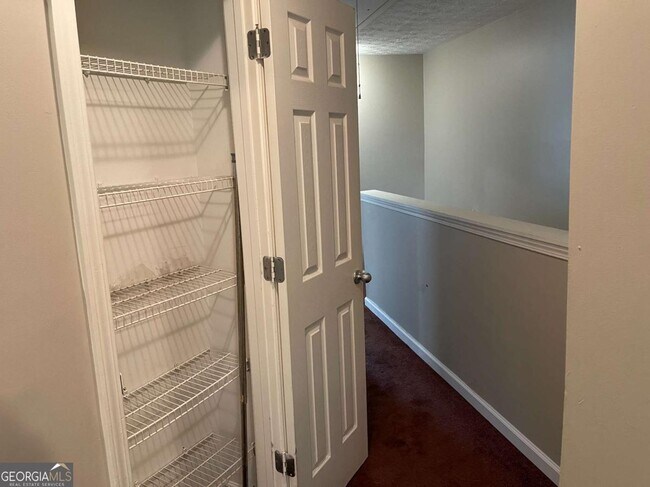 Building Photo - 6206 Flat Trce