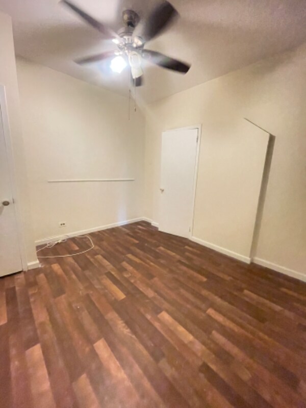 Building Photo - 1061 E 92nd St