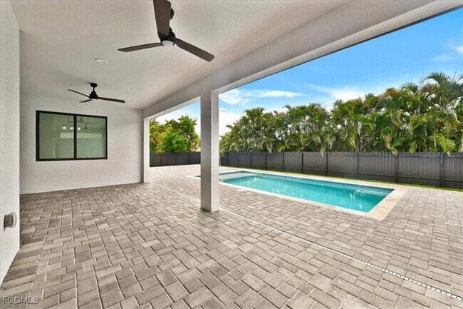 Building Photo - 2602 SW 27th St