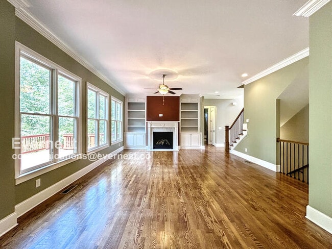 Building Photo - 1070 Windfaire Pl