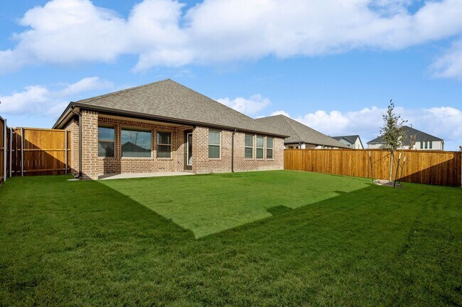 Building Photo - 364 Braves Wy