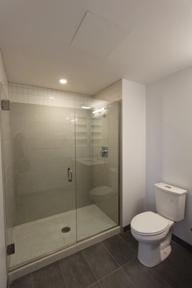 Building Photo - 100 Camden St