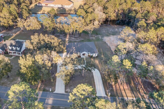 Building Photo - 1148 Sioux Cir