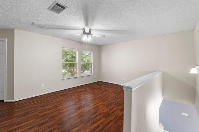 Building Photo - 1704 Matagorda Dr