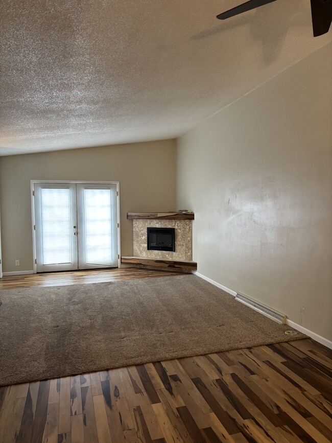 Building Photo - 208 Lox Ct