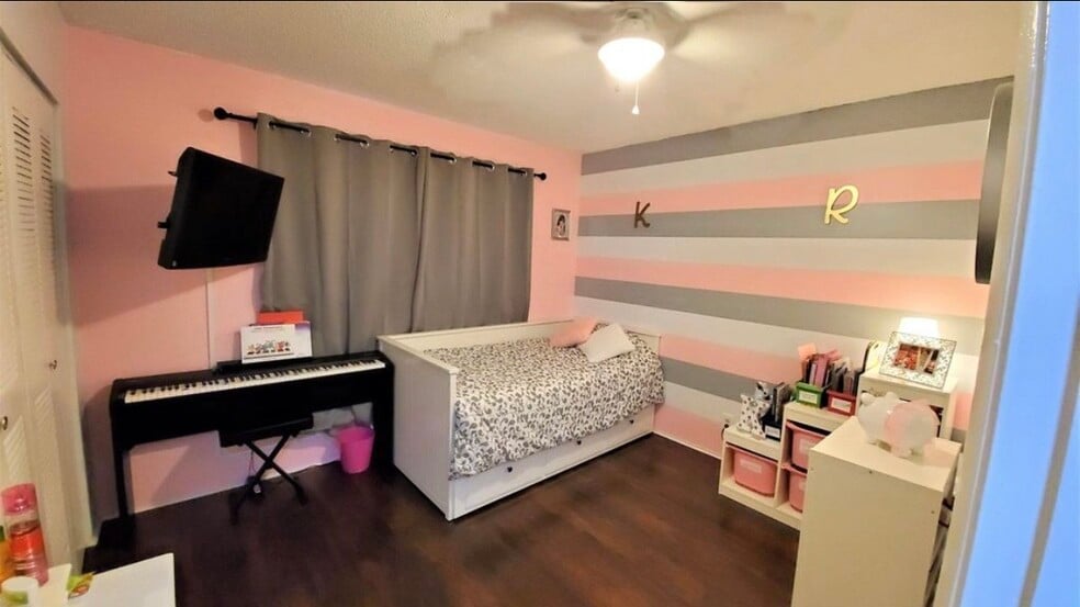 Building Photo - 7900 NW 50th St