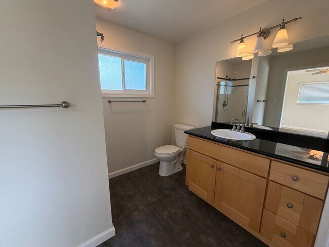 Building Photo - Beautifully Updated Glenwood (San Rafael) 3x2 Home with Large Yard, HW Floors, Garage