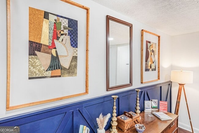 Building Photo - 2100 Cascade Rd