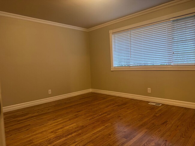 Building Photo - Cozy 3 bedroom 1.75 bath in Renton near Re...