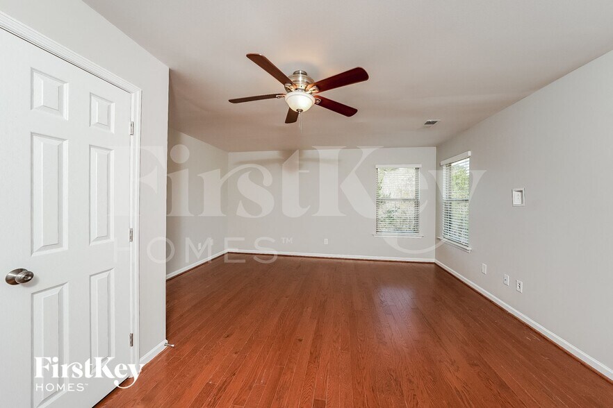 Building Photo - 100 Village Springs Cove