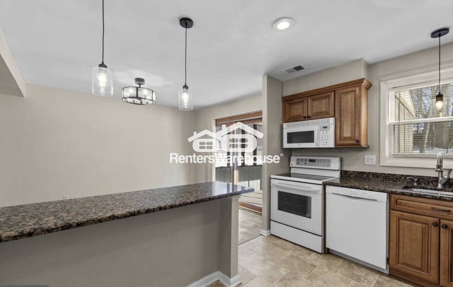 Building Photo - 241 Cedarmere Cir