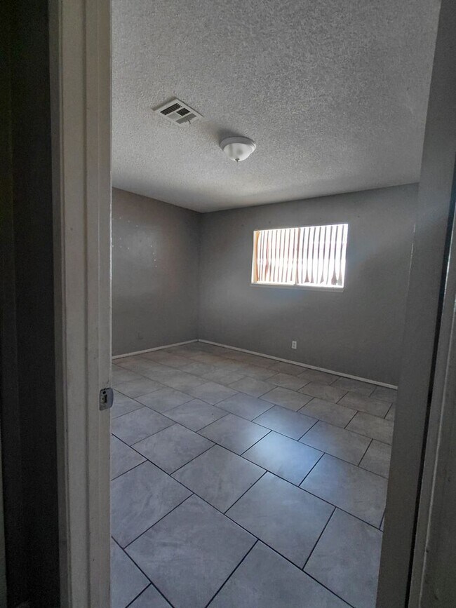 Building Photo - 111 Greenbriar Townhouse Way
