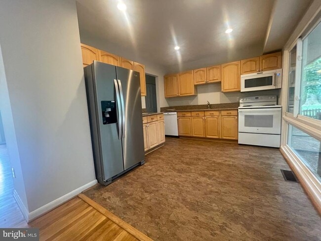 Building Photo - 4304 San Carlos Dr