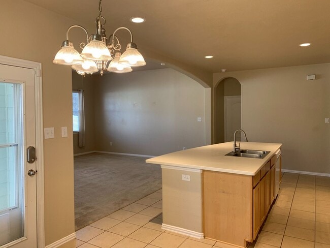 Building Photo - This beautiful home has 4 bedrooms, 2.1 baths and is perfect for an active family. There are thre...