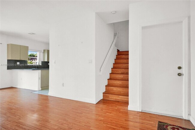 Building Photo - 14815 SW 9th Ln