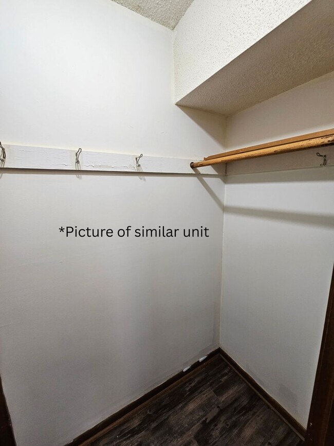 Building Photo - 1BR/1BA East Campus - Short Distance to Campus!!