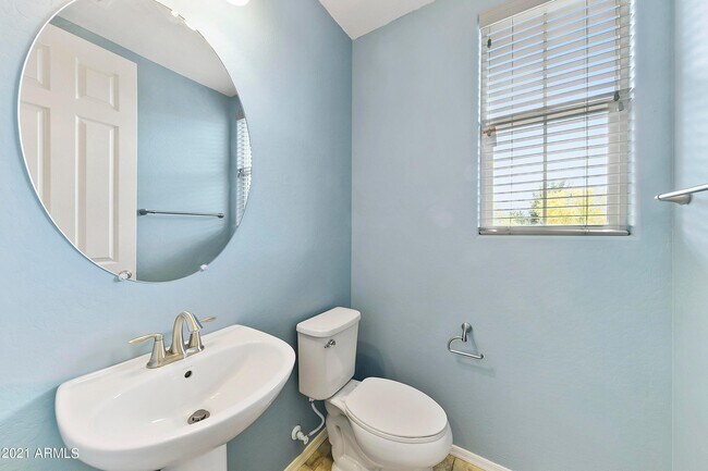 Building Photo - 4634 E Tierra Buena Ln