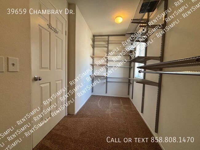 Building Photo - 39659 Chambray Dr