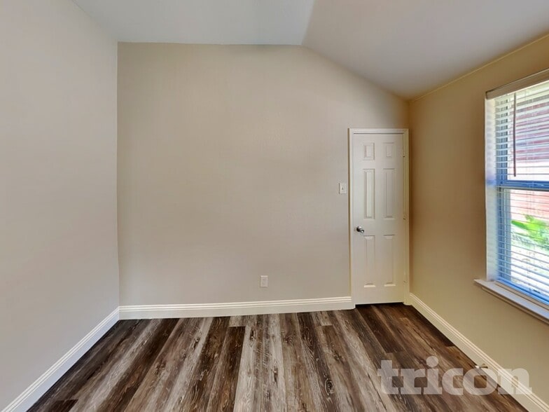 Building Photo - 12608 Summerwood Dr