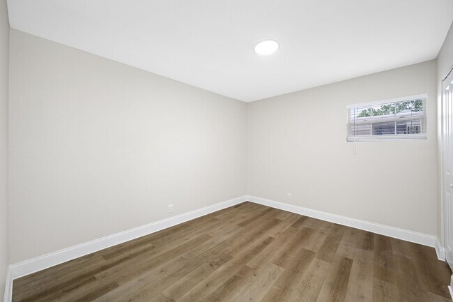 Building Photo - Davis Islands! RARE 3/2 FRESHLY RENOVATED,...