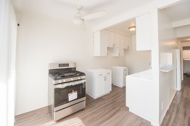 Building Photo - CALIFORNIA/LINCOLN