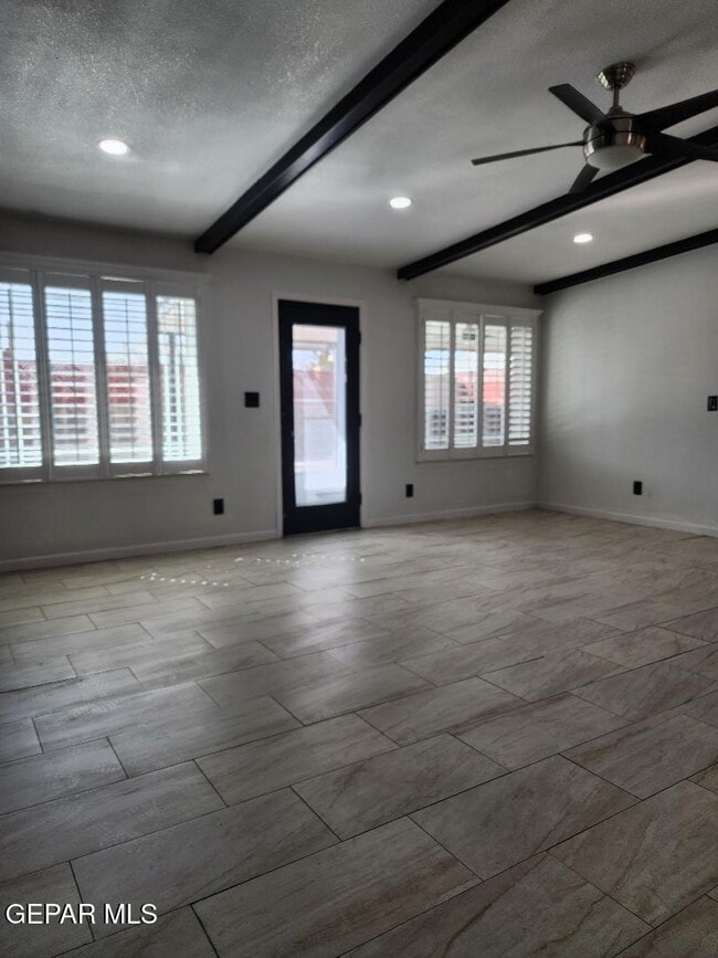 Building Photo - 3317 Wayside St