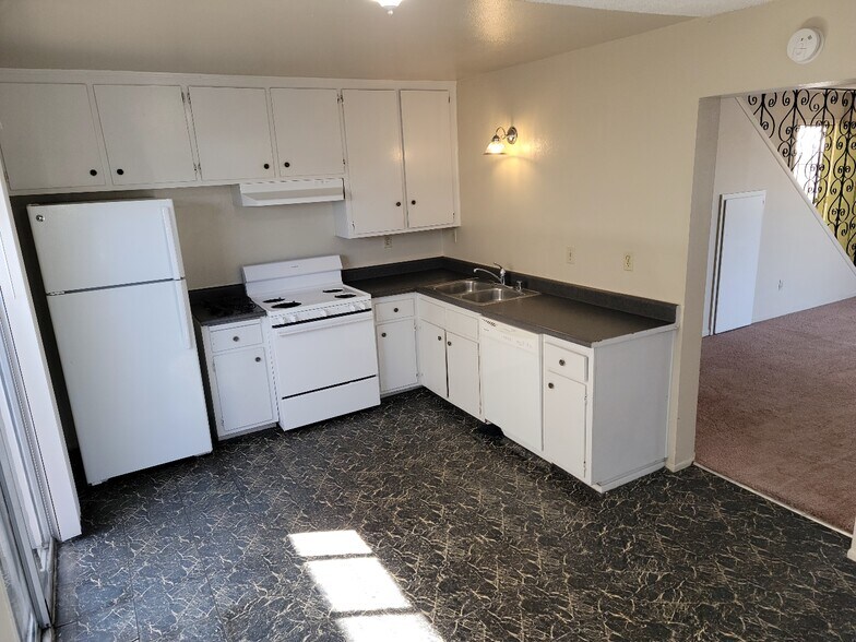 Building Photo - 860 13th St