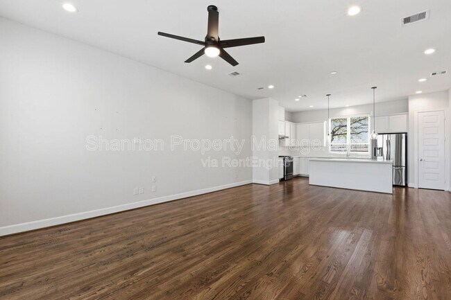 Building Photo - 3024 Charline