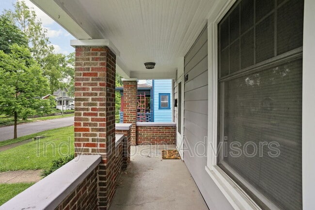 Building Photo - 418 N Drexel Ave