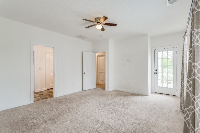 Building Photo - !!!WOW!!! Huge condo in York County