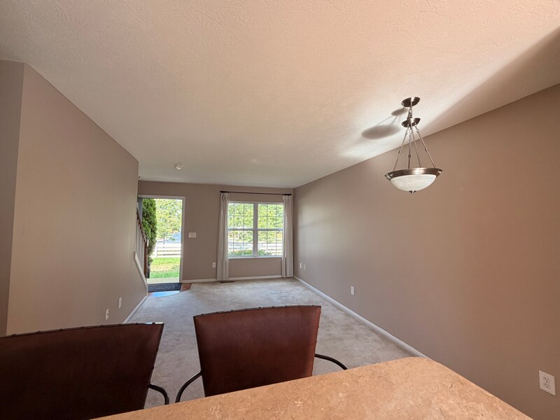 Building Photo - 717 Lazelle Rd