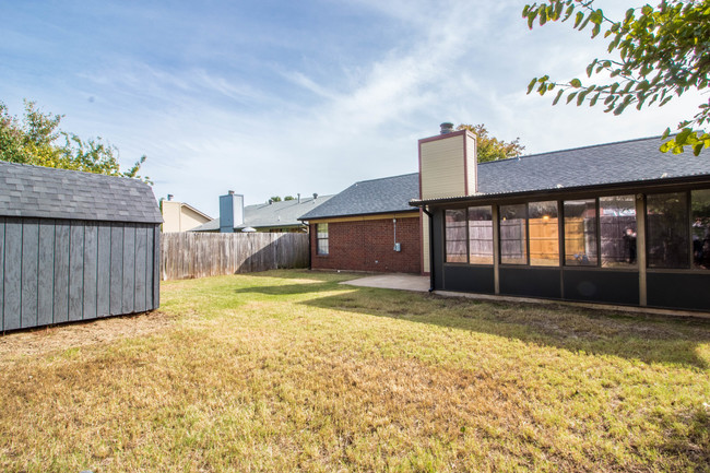Building Photo - Westgate Village