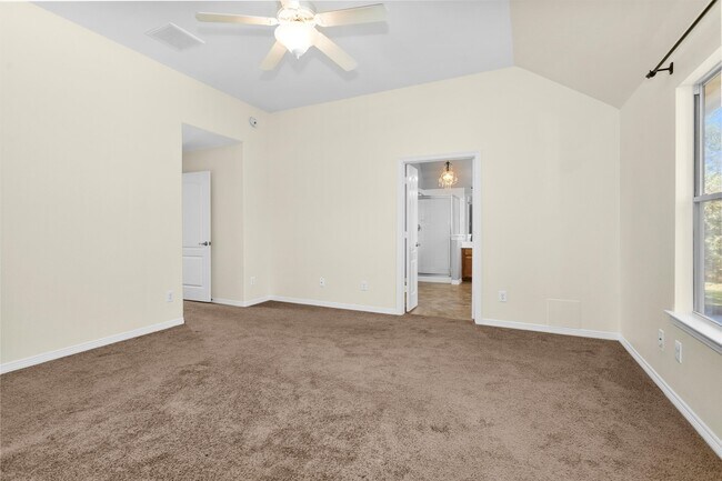 Building Photo - 2 Lulach Cir