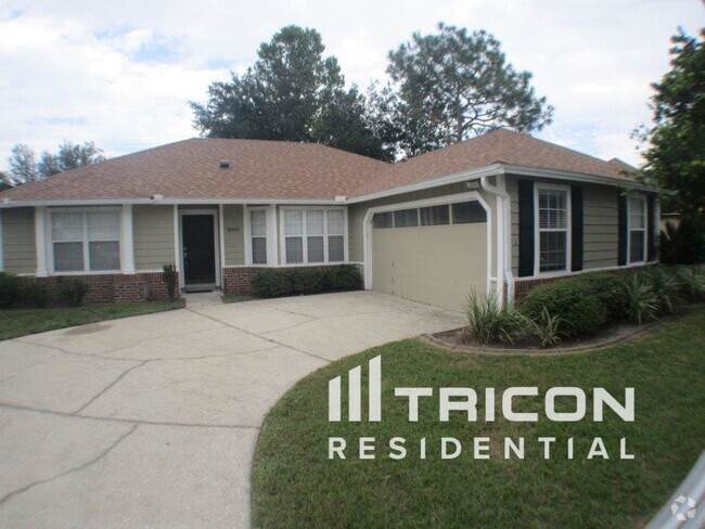 Building Photo - 8465 Country Bend Cir W