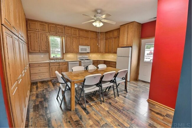 Building Photo - Three Bedroom Single Family Home in Flora ...