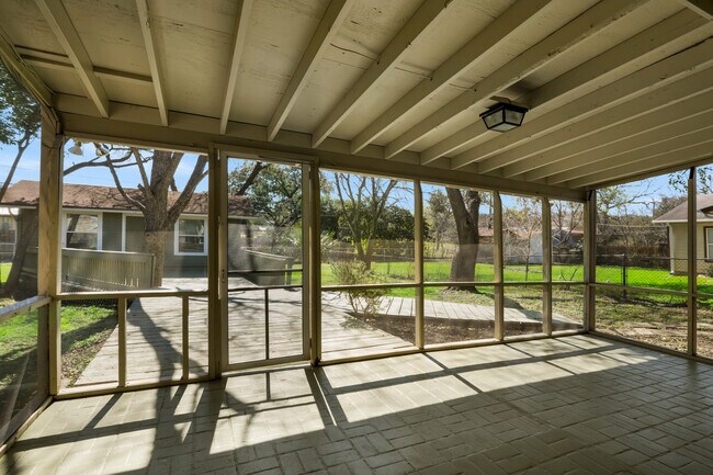 Building Photo - 336 Tuttle Rd