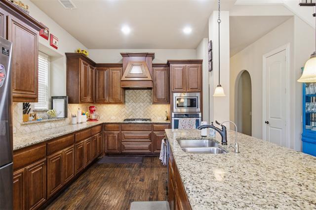 Building Photo - 2304 Lynbridge Cir