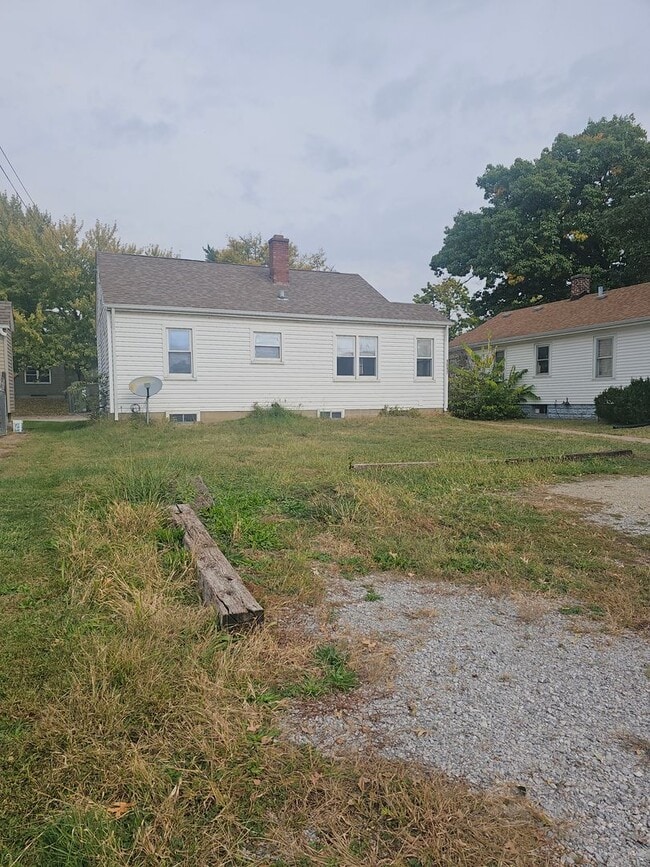 Building Photo - There is a $25 fee per application and everyone over 18 needs to fill out their own application.