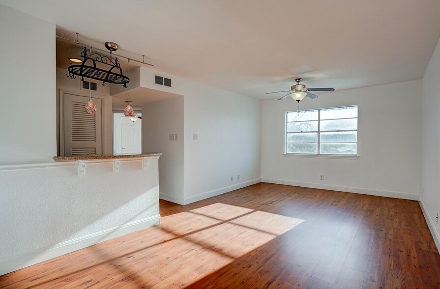 Building Photo - 4306 Avenue A